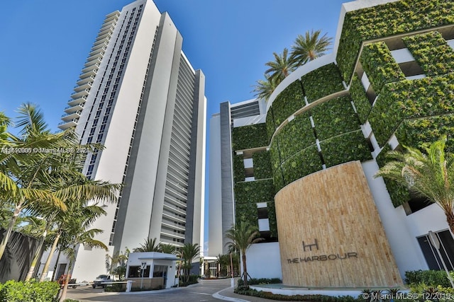 16385 Biscayne Blvd Unit 1418, North Miami Beach, FL 33160 - photo 2