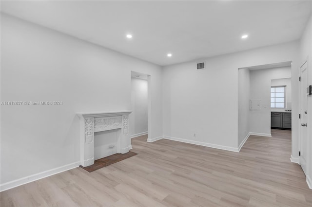 empty room featuring light hardwood / wood-style flooring