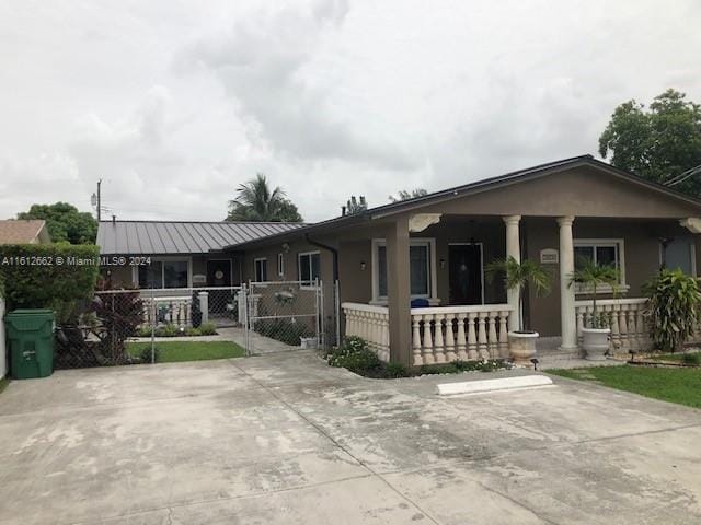 view of front of house with covered porch