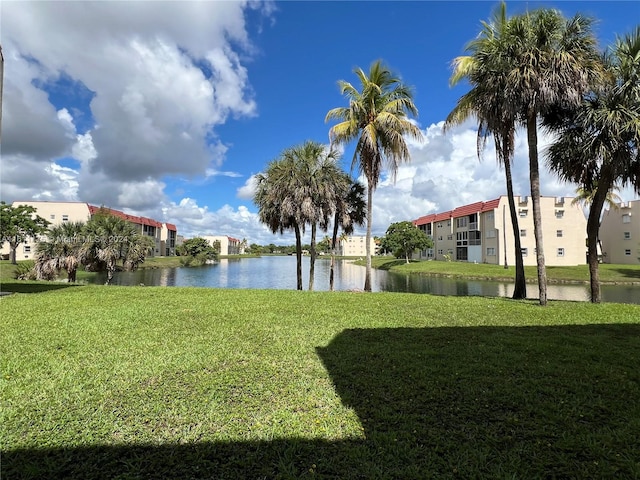 view of yard featuring a water view