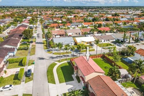 drone / aerial view featuring a residential view