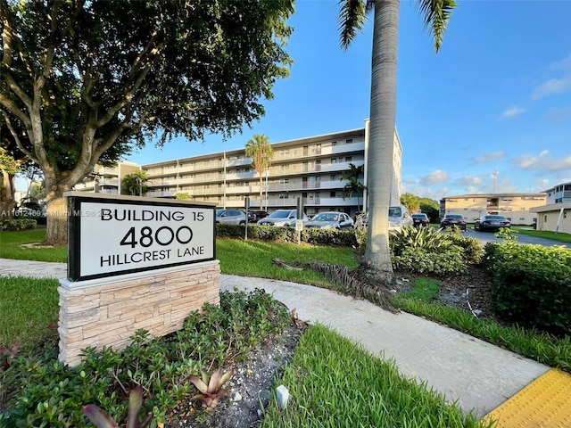 view of community / neighborhood sign