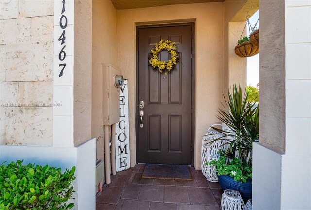 view of entrance to property