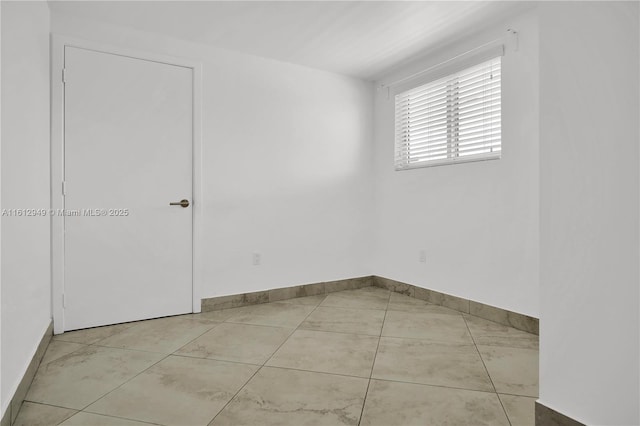 421 Meridian Ave Unit 16, Miami Beach, FL 33139 - empty room with baseboards