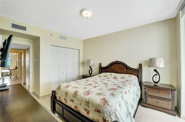 bedroom with a closet