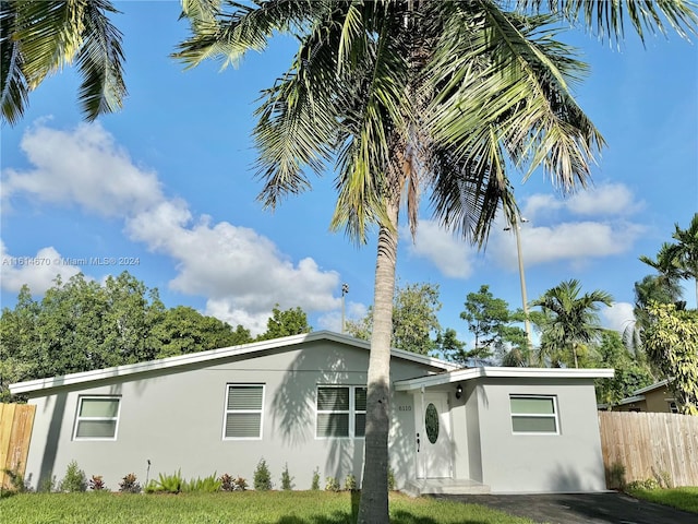 view of front of home