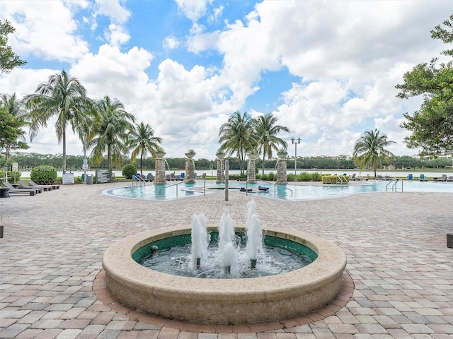 view of swimming pool