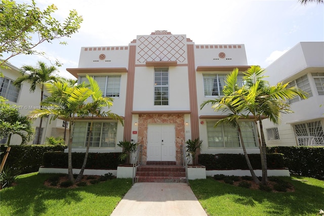 view of front of house with a front yard