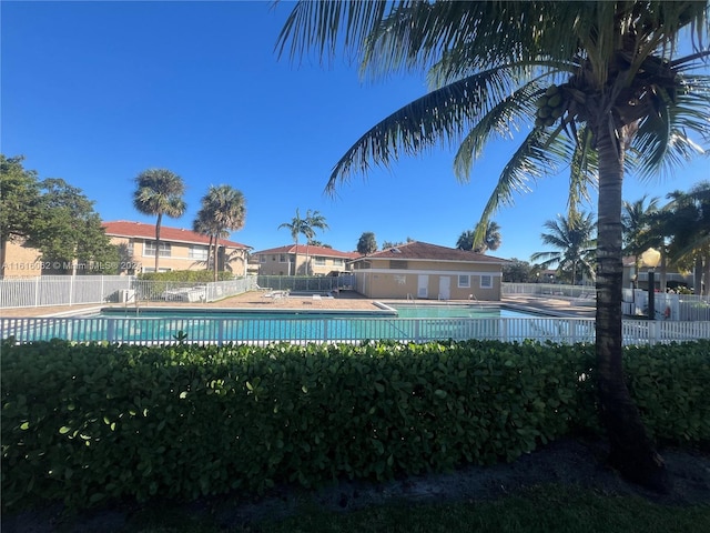 view of swimming pool