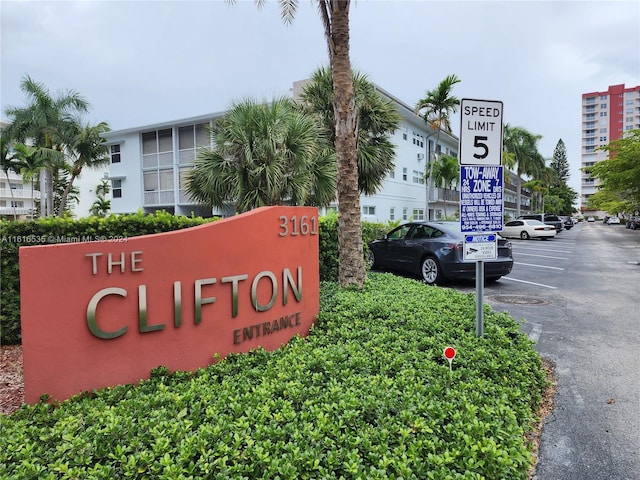 view of community / neighborhood sign