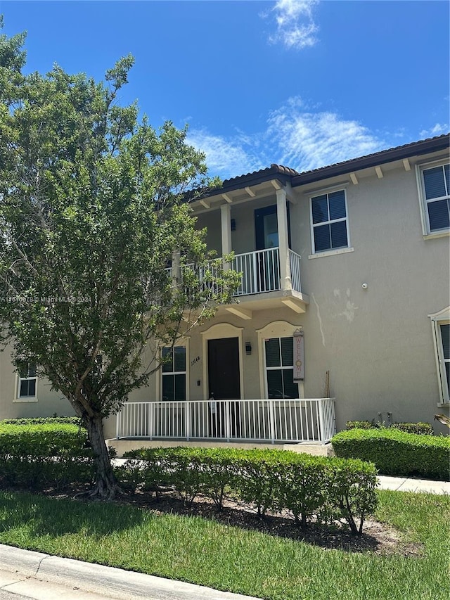 view of front of property