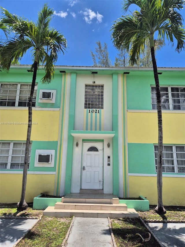 view of front facade