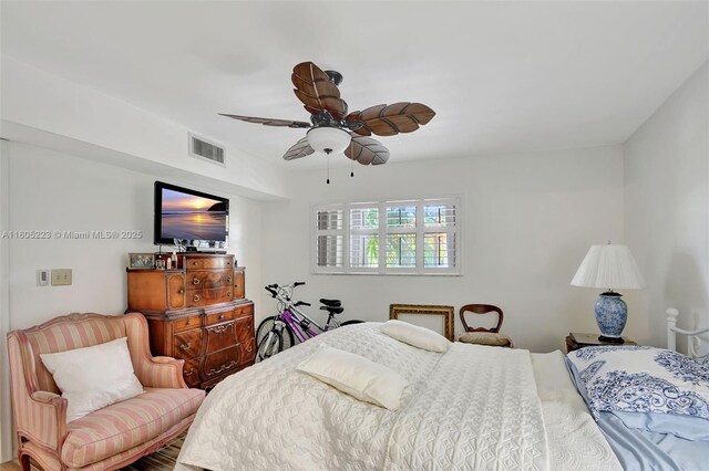 bedroom featuring ceiling fan