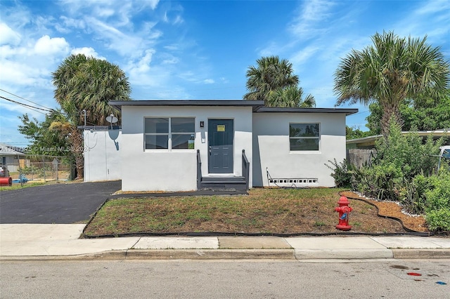 view of front of property