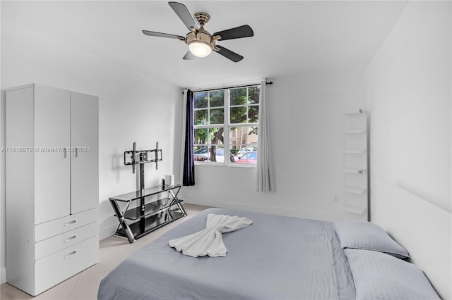 bedroom featuring ceiling fan