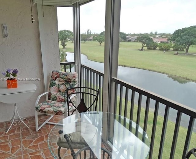 view of sunroom / solarium