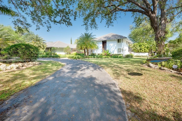 view of front of house with a front yard