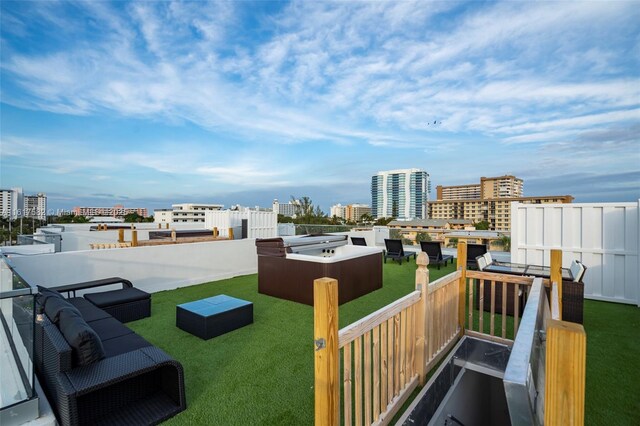 view of yard featuring a hot tub