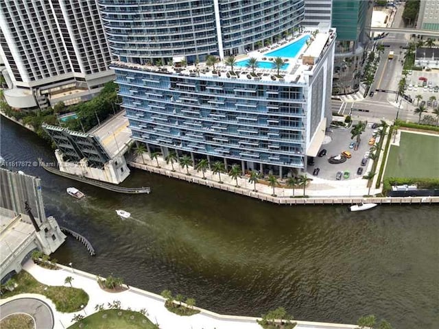 bird's eye view featuring a water view