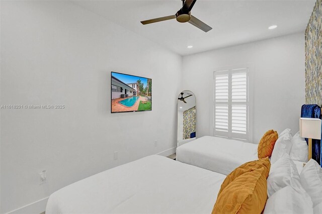 bedroom with ceiling fan