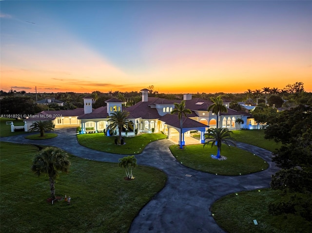 view of aerial view at dusk