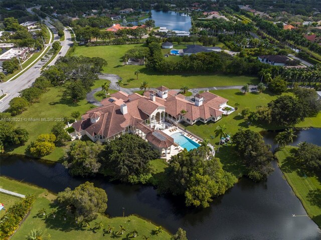 bird's eye view with a water view