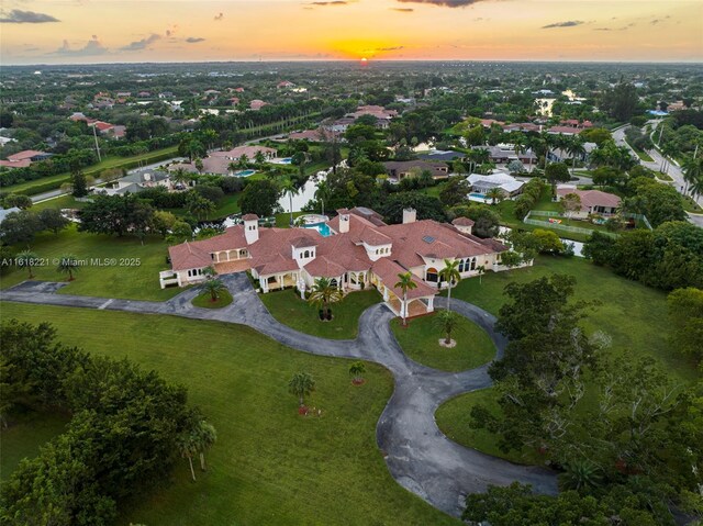 view of aerial view at dusk