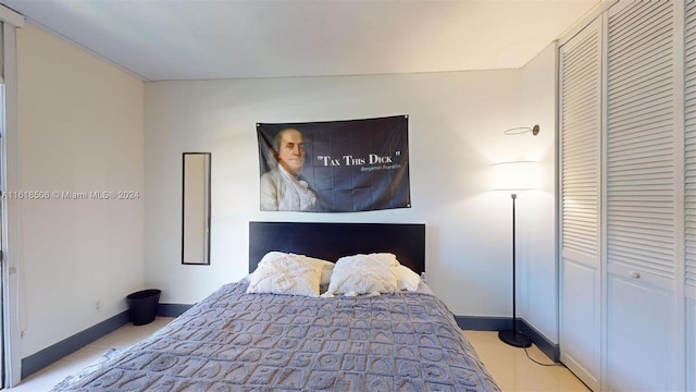 bedroom featuring a closet