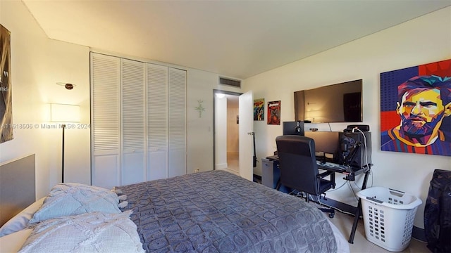 bedroom featuring a closet