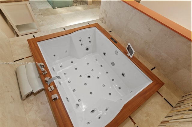 1154 Jefferson St, Hollywood, FL 33019 - details with a jetted tub