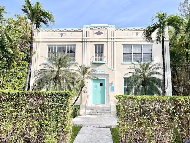 view of front facade