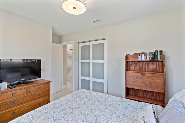 bedroom with a closet