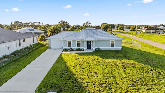 view of front of home with a front lawn