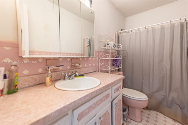 3991 NW 108th Ave, Coral Springs, FL 33065 - full bath with vanity, toilet, tile patterned floors, and shower / bathtub combination with curtain