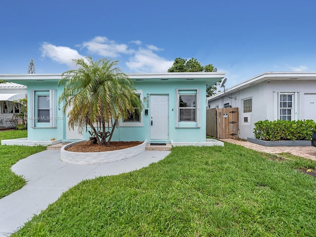 view of front of house with a front yard