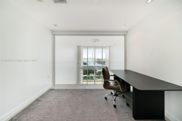 office space featuring recessed lighting, visible vents, baseboards, and carpet floors