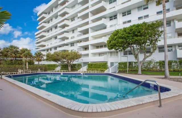 view of swimming pool