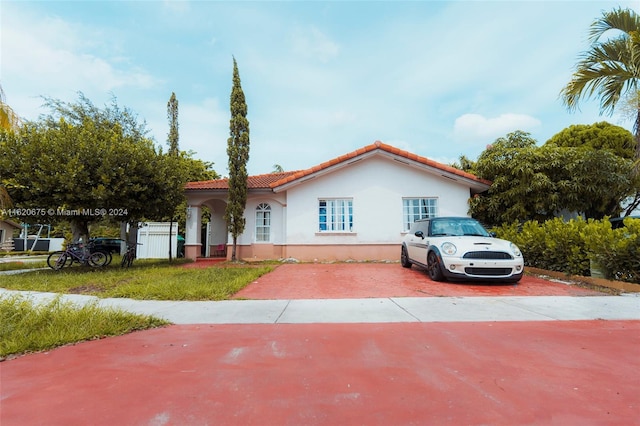 view of front of property