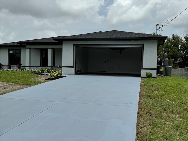 back of house featuring a patio area, ceiling fan, and a lawn