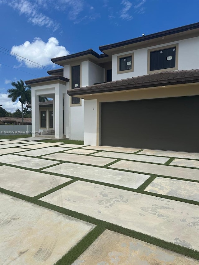 view of front facade with a garage