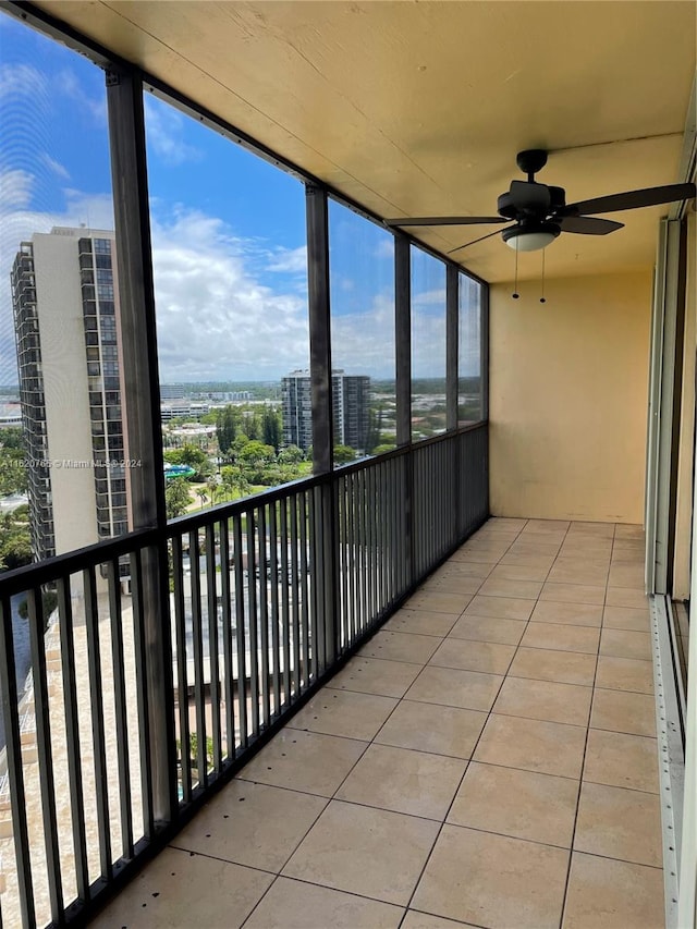 balcony featuring ceiling fan