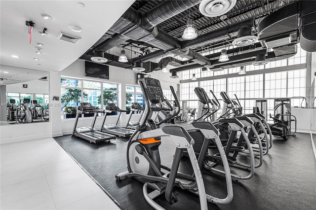 gym featuring recessed lighting, visible vents, and baseboards