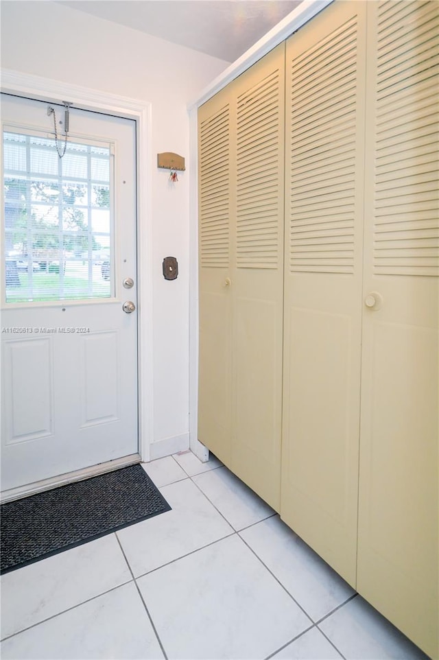 interior space with a closet and ceiling fan