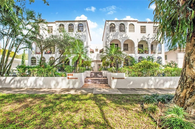 view of mediterranean / spanish home