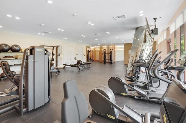 2678 Tigertail Ave Unit 515, Miami, FL 33133 - exercise room featuring visible vents and recessed lighting