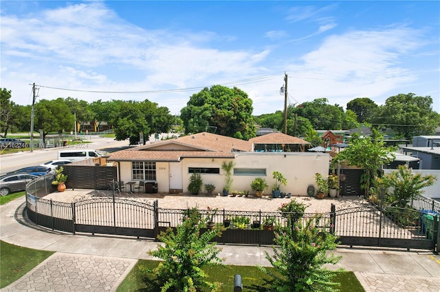 view of front of property