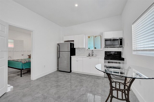 418 NW 47th St, Miami, FL 33127 - photo 16
