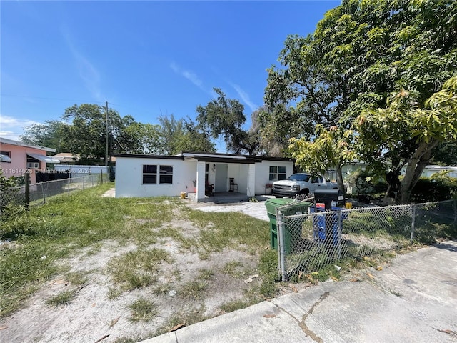 view of front of property