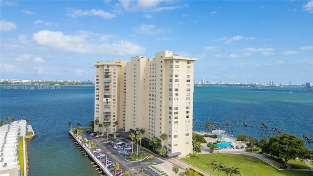 property view of water with a view of city