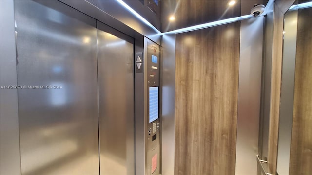 room details with elevator